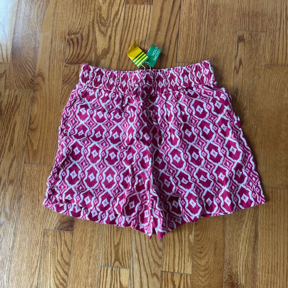 United Colors Of Benetton High Waist Pink and White Shorts